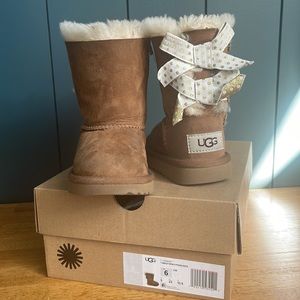 Toddler Ugg boots (T Bailey Bow II Polka Dots)